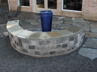 Ozark grey chop rock sitting bench,tejas black gravel