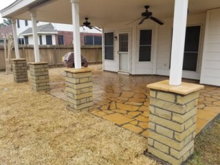 Llano tan chop rock capped with Arizona buckskin flagstone