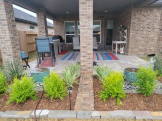 Ceramic disappearing water feature