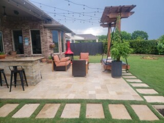 Light blend travertine patio and accent steps