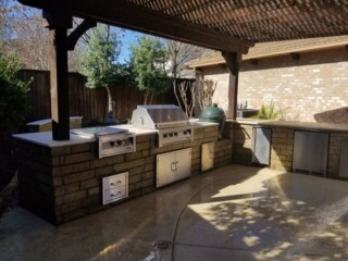 Llano tan chop capped with English walnut travertine