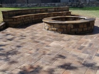 Oklahoma chop rock capped with Oklahoma flagstone, and wall
