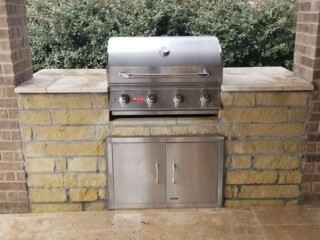 Llano tan chop rock, capped with light blend travertine