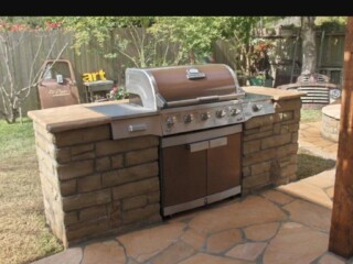 Oklahoma chop rock capped with Arizona flagstone