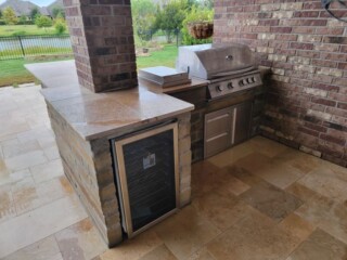 Oklahoma chop rock capped with light blend travertine