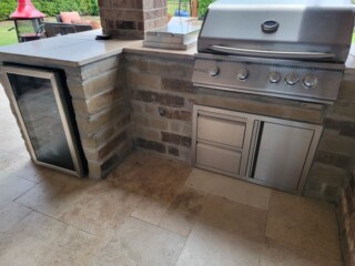 Oklahoma chop rock, capped with light blend travertine tops